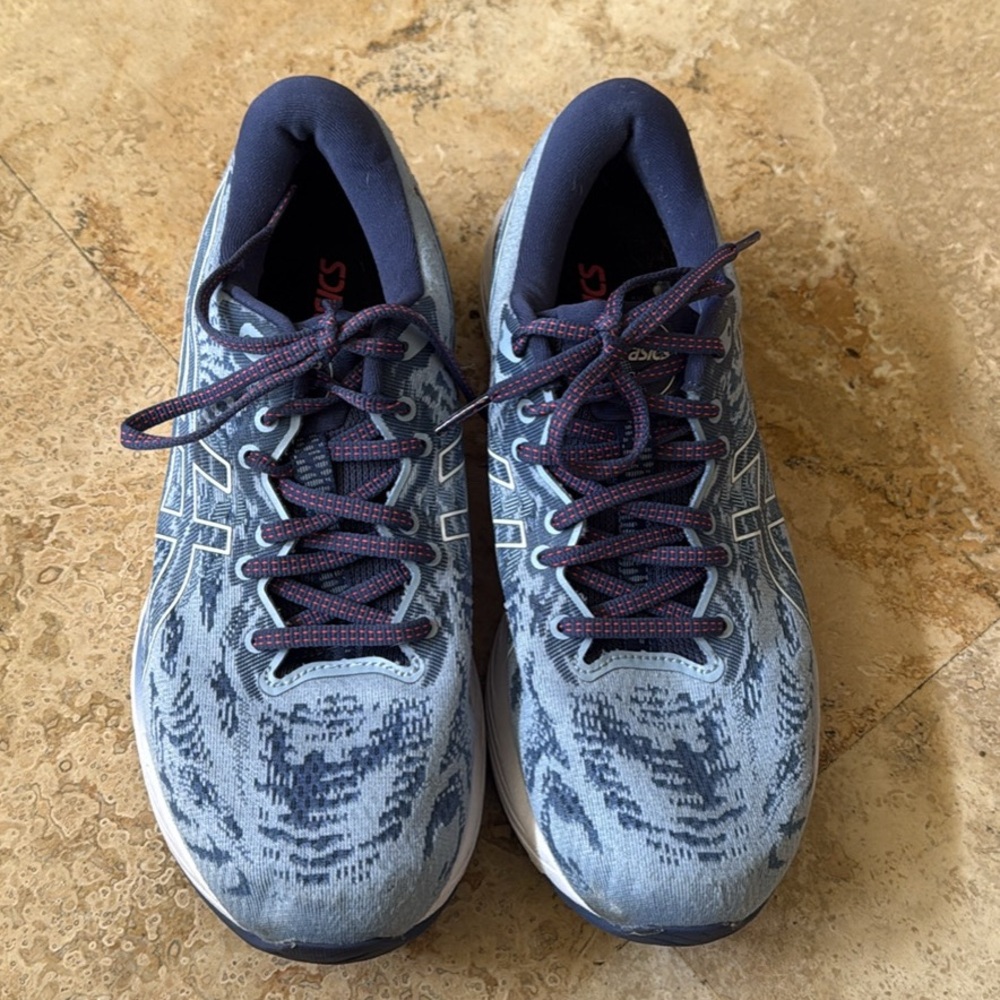 ASICS size 10 - Picture 3 of 4